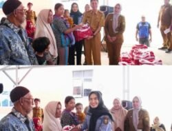 Walikota Bandar Lampung Hj. Eva Dwiana Diwakili oleh Kepala Dinas Sosial Menyalurkan Bantuan yang di Berikan Kementrian Sosial RI