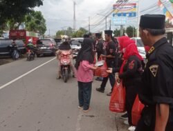 GRIB Jaya Kota Metro Tebar Kebaikan, 500 Takjil Dibagikan Gratis Jelang Berbuka