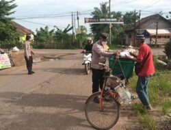 Polsek Metro Utara Berbagi Takjil Kepada Masyarakat