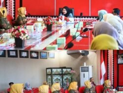 Walikota Bandar Lampung Hj. Eva Dwiana Menerima Audensi Dari Organisasi Mighrul Lappung Bersatu.