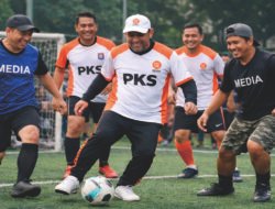 Presiden PKS Ajak Insan Pers Metro Bangun Kebersamaan Melalui Mini Soccer