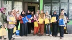 Senyum Para Pejuang Kebersihan: Bingkisan Lebaran Wali Kota Metro Jadi Penyemangat