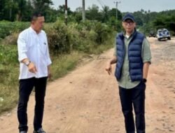 Setelah 30 Tahun Menanti, Ruas Jalan Gedong Aji – Umbul Mesir Mulai Diperbaiki – Wabup Hankam Hasan Dampingi Gubernur Lampung Tinjau Lokasi