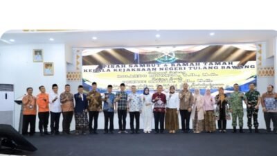 Pisah Sambut Kepala Kejaksaan Negeri Tulang Bawang, Bupati Qudrotul Ikhwan Sampaikan Apresiasi dan Harapan