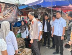 Pastikan Harga Bapokting Stabil, Kapolres Metro Pimpin Langsung Monitoring Pasar