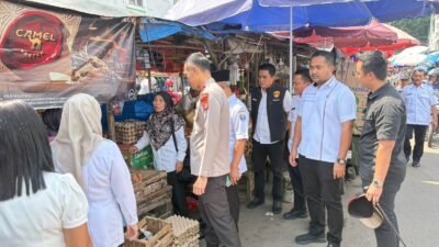 Pastikan Harga Bapokting Stabil, Kapolres Metro Pimpin Langsung Monitoring Pasar