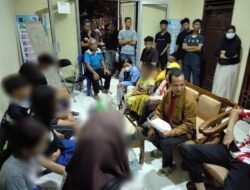 Digerebek Satpol PP, Tujuh Remaja Putri Pesta Miras di Kosan Mulyojati