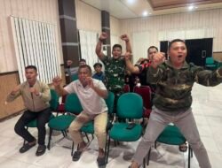 Nobar Bareng TNI-Warga, Korem 043/Gatam Buktikan Sepak Bola Pemersatu Bangsa