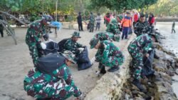 Prajurit Korem 043/Gatam Dukung Penuh Gerakan Raden Inten ASRI, Bersihkan Pantai Pasir Putih