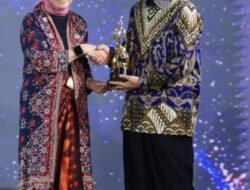 PEMKAB TULANG BAWANG RAIH APRESIASI DAERAH PEDULI LAYANAN PUBLIK DAN KETERBUKAAN INFORMASI