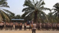 Apel Gabungan Personel Polres Tuba Dan Tubaba Disiagakan Kabag Ops Tegaskan : Tetap Stand by Dan Jaga Etika Selama Pengamanan Pt PAL