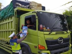 Sosialisasi Siger Presisi Menggema di Jalan Lintas Timur, Sat Lantas Polres Tulang Bawang Ajak Masyarakat Wujudkan Lalu Lintas yang Aman dan Tertib
