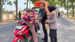 Polsek Metro Selatan Gelar Jumat Peduli, Puluhan Nasi Kotak Dibagikan Gratis